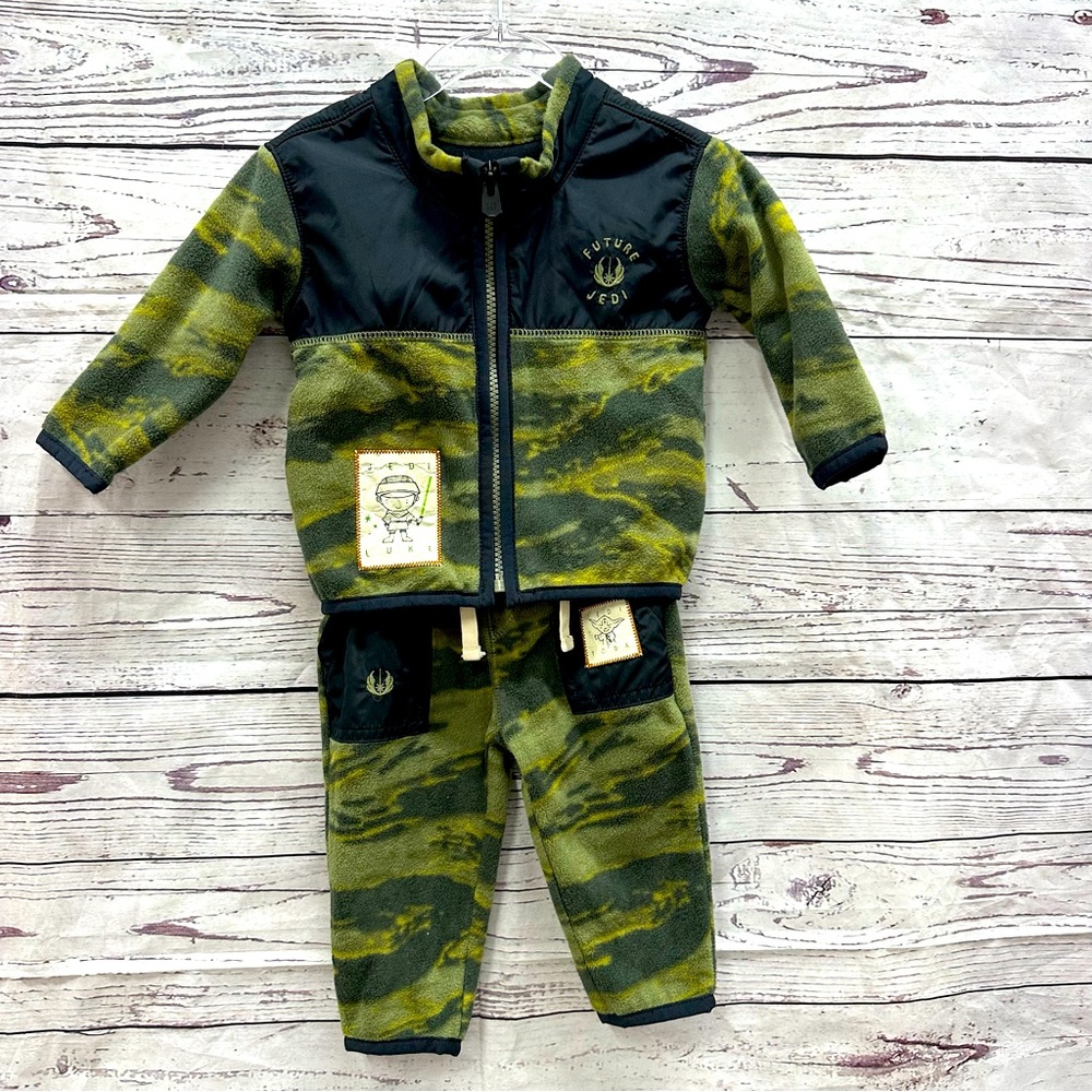 Baby Gap boy Camouflage 2-piece Fleece Jacket Star Wars Set Size 6-12 Months